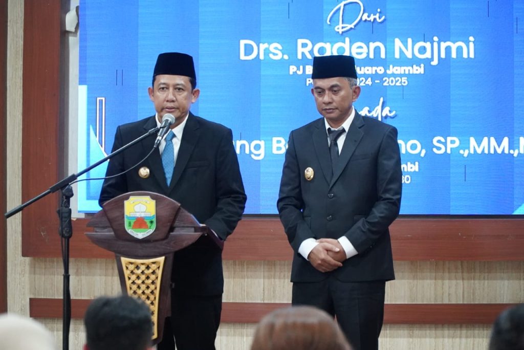 satoenews.com, Muaro Jambi - Gubernur Jambi Dr. H. Al Haris, S.Sos, MH menekankan pentingnya sinkronisasi daerah dan pusat dalam pembangunan dalam menjalankan roda pemerintahan, daerah dan pusat. 
