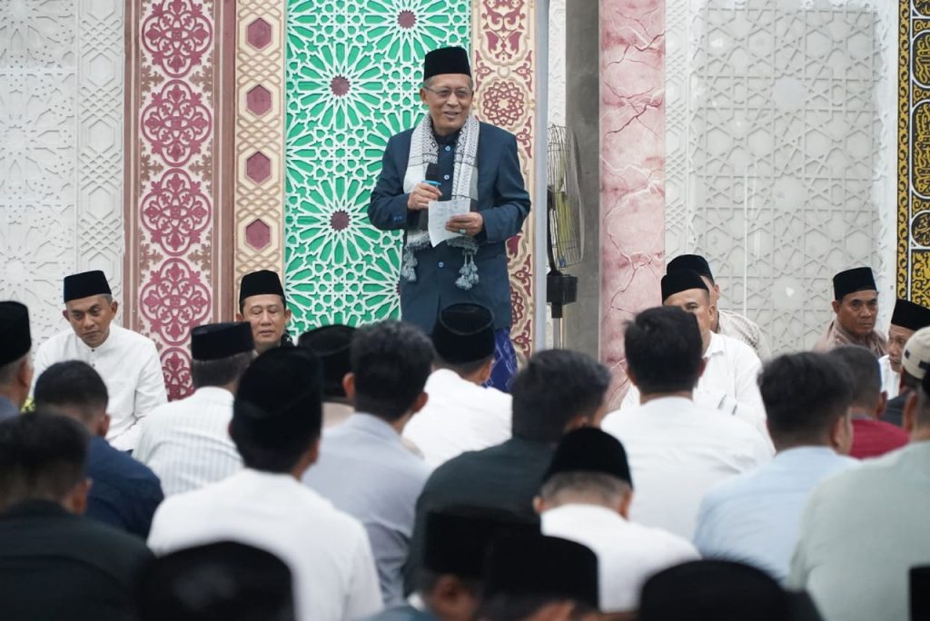 satoenews.com, Sengeti - Wakil Gubernur (Wagub) Jambi Drs. H. Abdullah Sani, M.Pd.I mengemukakan bahwa kebaikkan hubungan antara ulama dan umara dapat menjaga kerukunan dan persatuan masyarakat. Keduanya dapat berkolaborasi dan bersinergi untuk mewujudkan kesejahteraan umat dan kemajuan pembangunan dalam mengayomi masyarakat.